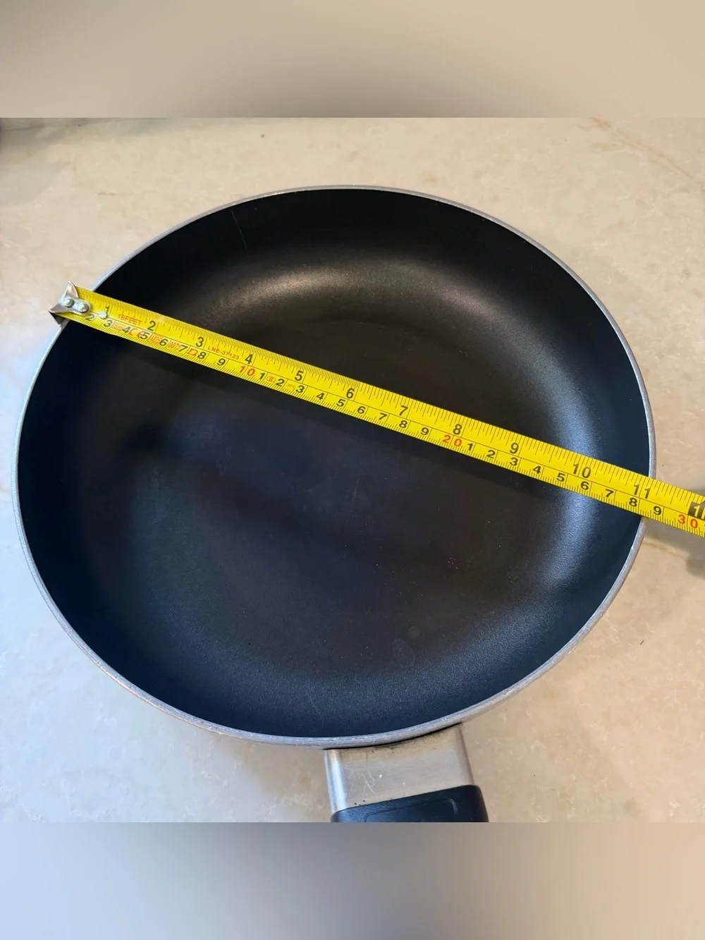 11” Kitchenware Black Frying Pan with Soft-Touch Handle